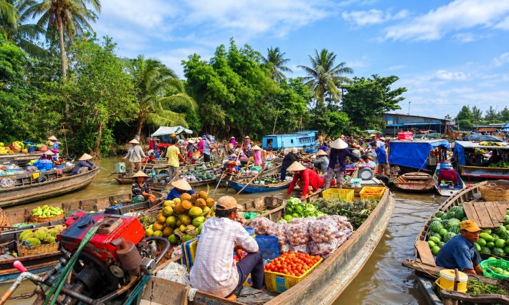 Chợ nổi Cái Bè